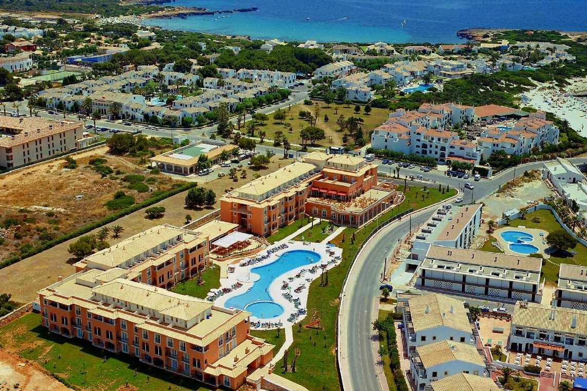Hotel Apartamentos en Menorca. GRUPOTEL.